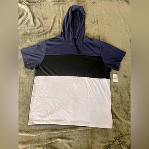 NWT color-blocked short-sleeved hoodie